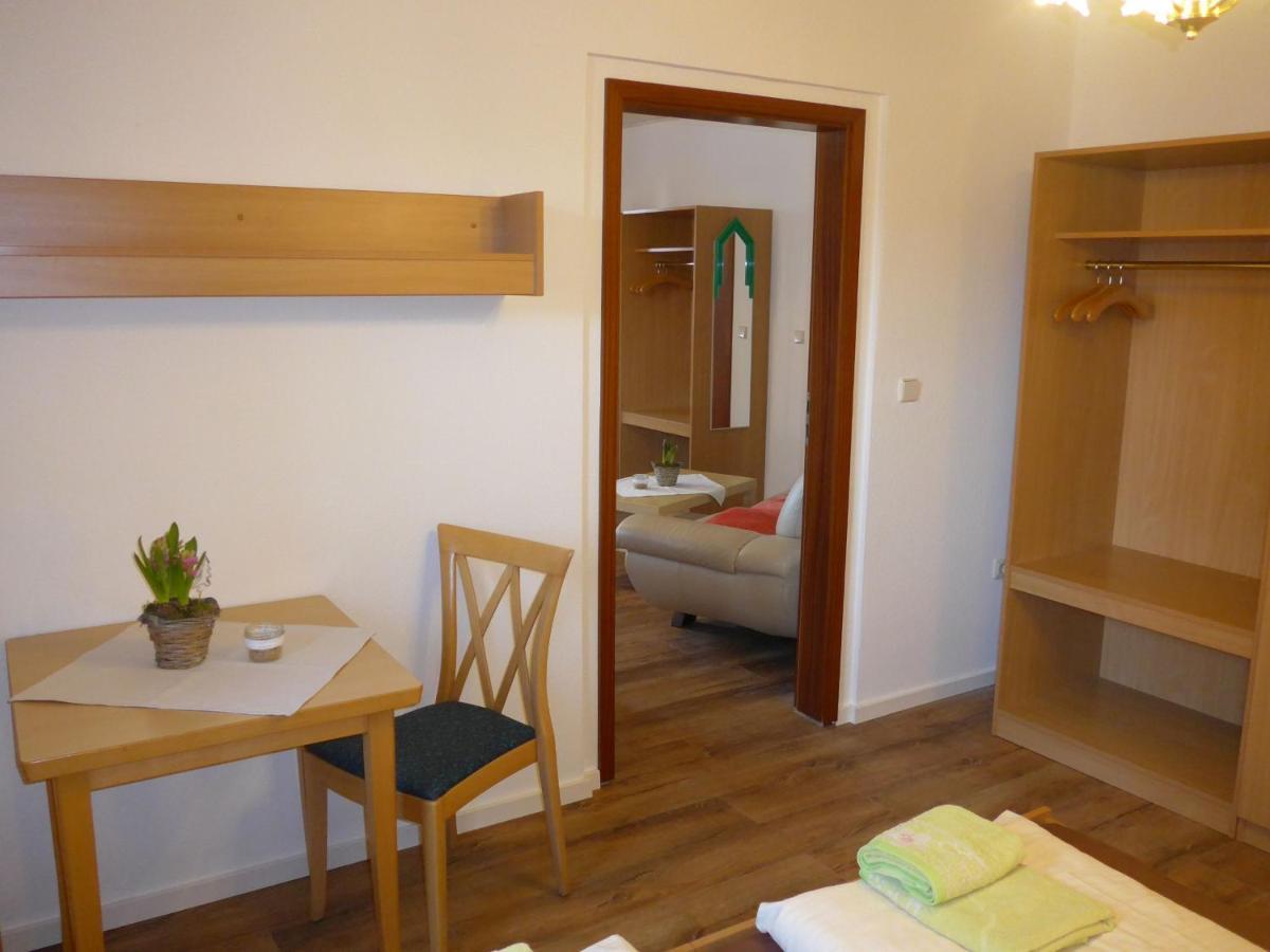 Pension Schuetze Daasdorf am Berge 外观 照片
