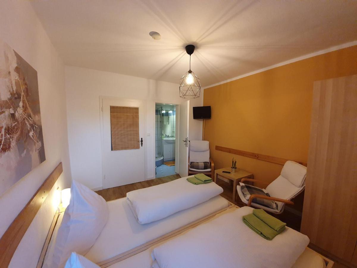 Pension Schuetze Daasdorf am Berge 外观 照片